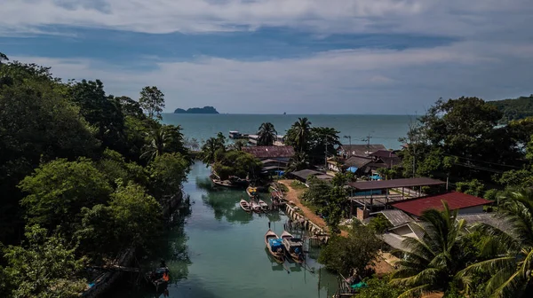 Letecký pohled na krajinu z přístavu Koh Yao Noi, Thajsko Krabi — Stock fotografie