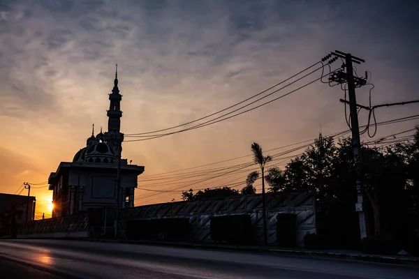 The mosque in the morning , Twilight time .