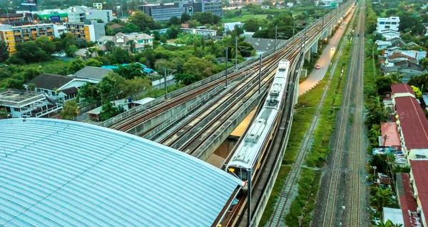 Luftaufnahme Eines Elektrischen Zuges Der Morgenzeit — Stockfoto