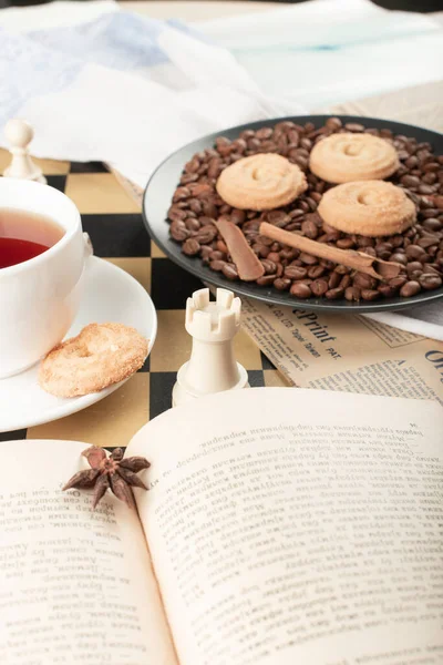 Cookie platter with coffee beans — Stock Photo, Image