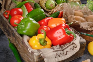 Kırsal havluda dolma biber..