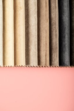 Katalogdaki krem ve kahverengi deri dokular