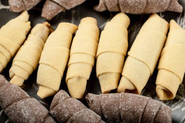 Geleneksel Kafkas tatlıları, vanilya ve kakao hamurundan yapılmış mutakiler.