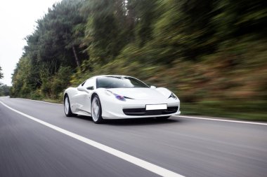 Gümüş spor model yarış arabaları Akşamları orman gezisi