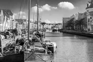 Zwolle, Pelserbru alınan Thorbeckegracht gemilerle