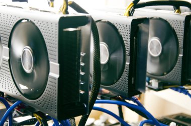 Madencilik, kripto para birimi üretim çiftliği