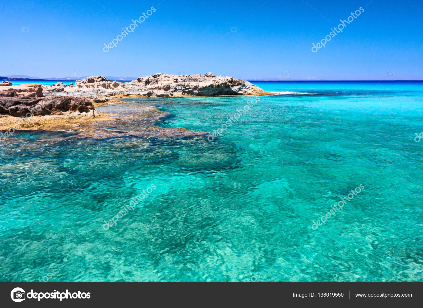 Mare Sole E Scoglio Stock Photo C Bellott 138019550