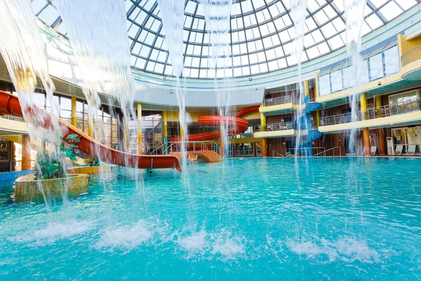 Interier hall swimming pool bathroom aquapar — Stock Photo, Image