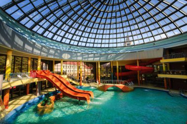 Interier Hall yüzme havuzu banyo aquapar