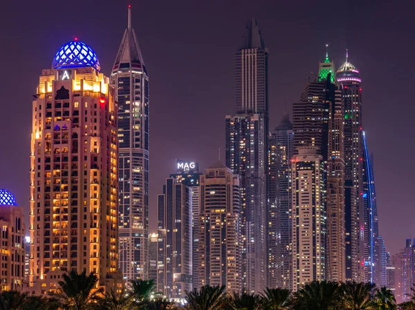 Wieczorny pejzaż miasta Dubai Marina — Zdjęcie stockowe