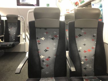 İki katlı Aeroexpress treninin içi.