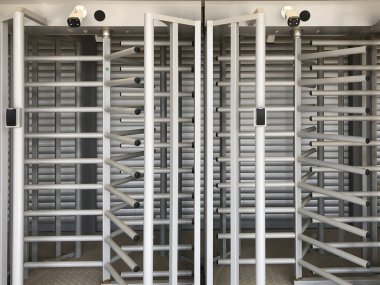 IP kameralı yeni kapalı turnikeler.