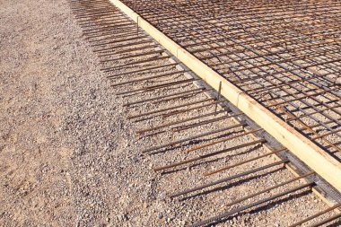 Beton temel plakanın metal takviyesi.