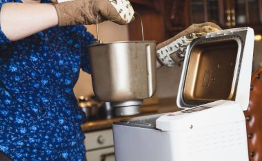 Hostes metal elektrik ekmek makinesi alır