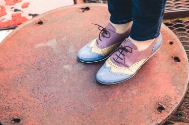 Moda Ayakkabı, kadın bacaklarını kaldırdı kapağı üzerinde yuvarlak