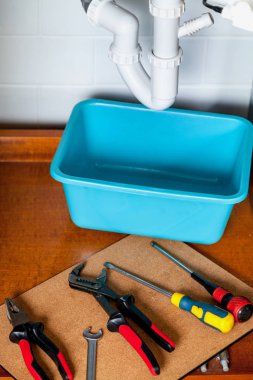 mutfak lavabo tamiri için araç kümesi