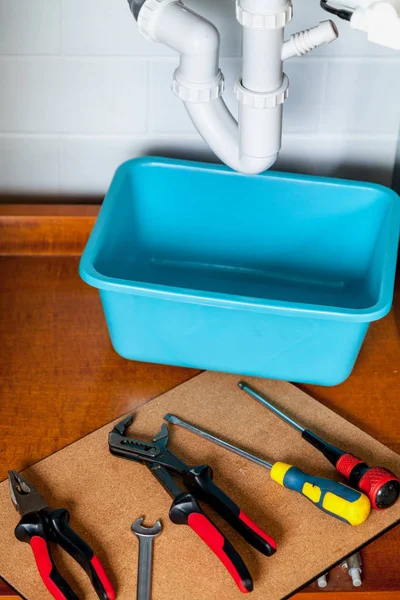 mutfak lavabo tamiri için araç kümesi