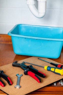 mutfak lavabo tamiri için araç kümesi