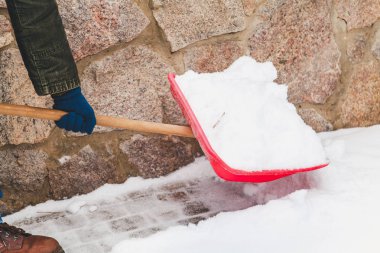 Kar Ayakkabı Kırmızı plastik kürek