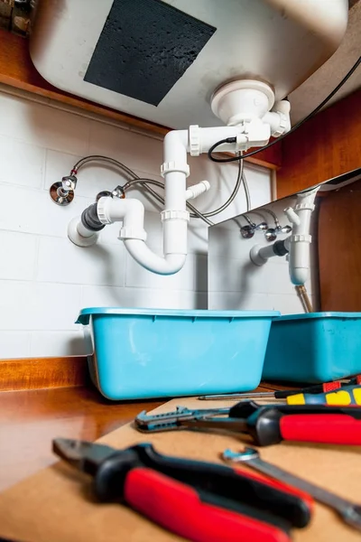 mutfak lavabo tamiri için araç kümesi