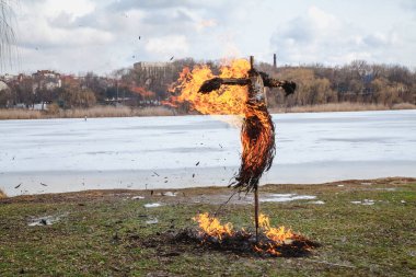 Yanan saman effigy Shrovetide Festivali