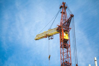 Bulutlu gökyüzü arka plan kaldırma Vinçler