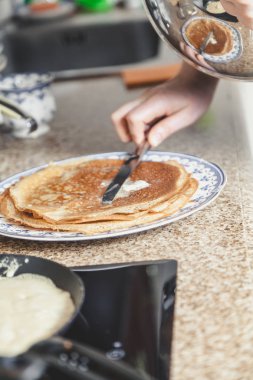 Fried smear tereyağlı gözleme