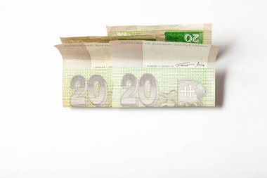 2020 'de beyaz arkaplanda banknotlar