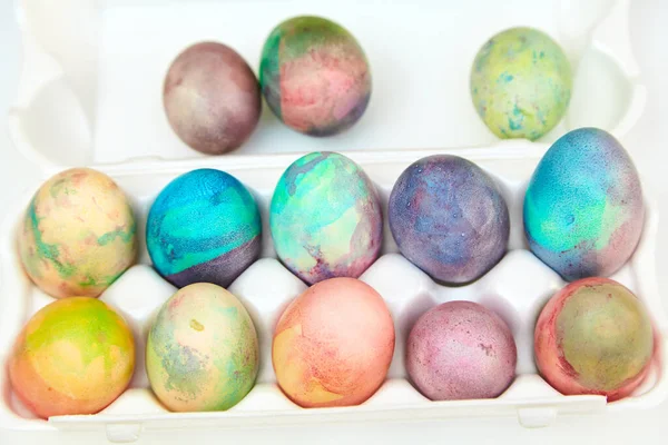 Atributo Vacaciones Pascua Varios Huevos Pollo Pintados Originalmente Diferentes Colores — Foto de Stock