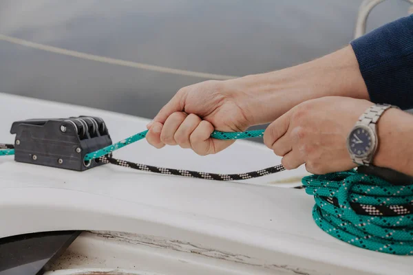 Yacht Control Captain Hands Pull Rop — Stock Photo, Image