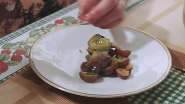 Adult Woman Cutting Fresh Fleshy Plums Removing Kernels Them Clean — Stock Video