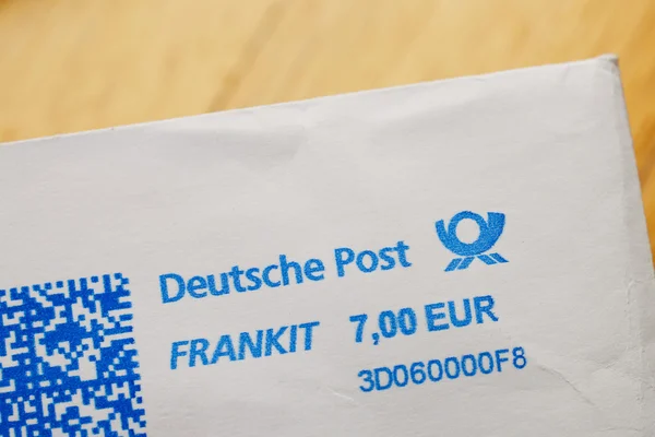 Timbre Deutsche Post sur l'enveloppe — Photo