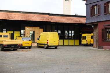 Dağıtım depo fabrika vanlar ve üst üste rucks