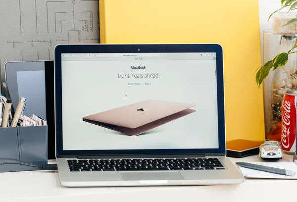 New MacBook Pro retina with touch bar — Stock Photo, Image