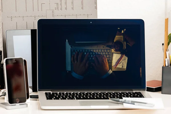 Macbook pro touch bar präsentation evolution laptop — Stockfoto