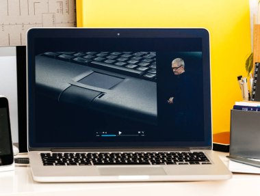 Apple Macitosh Powerbook geçmiş Tim Cook