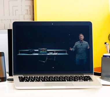 Dizüstü avantajları sunumunu MacBook Pro dokunmatik Bar