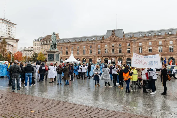看護師、介護助手はフランスで抗議します。 — ストック写真