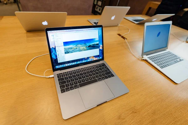 New MacBook Pro fourth generation — Stock Photo, Image