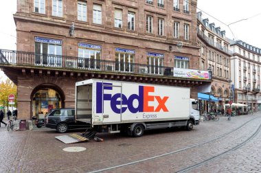 Şehir Merkezi boşaltma mal parsel içinde FedEx yeni kamyon