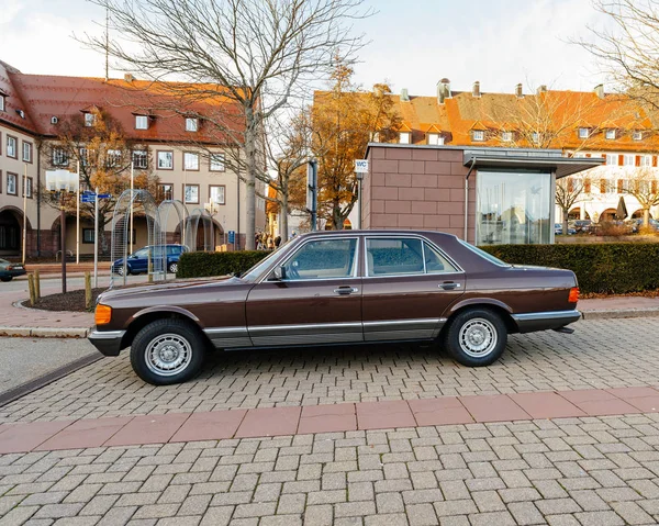 Luxo blindado Mercedes-Benz S Klass carro — Fotografia de Stock