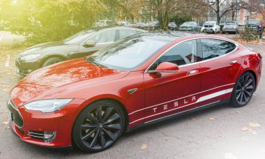 Tesla Model S elektrikli otomobil sıfır emisyon