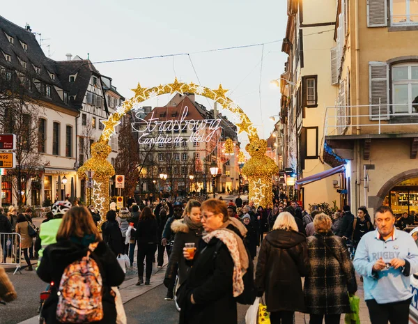 Entrance gate to Christmas Market with people taking photos — Stock Photo, Image