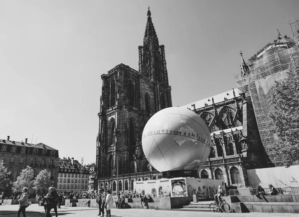 Notre-Dame Kathedrale und Frankreich Kandidatur Pavillon für die Welt fa — Stockfoto