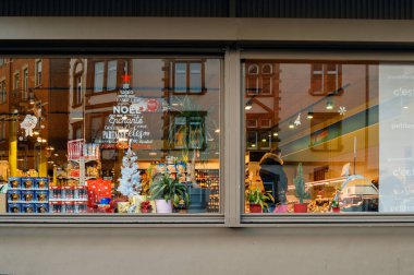 Süpermarket Noel Carrefour alışveriş windows depolamak 