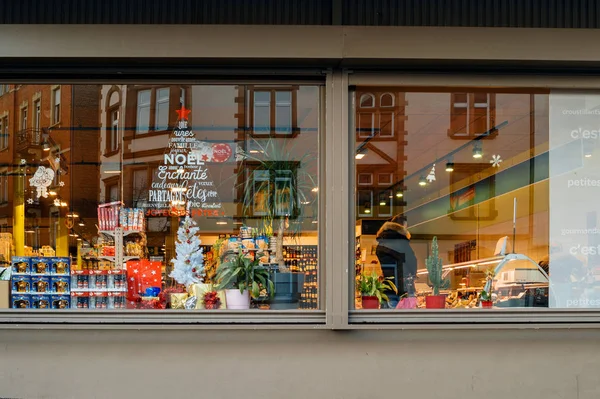 Carrefour Schaufenster laden Supermarkt Weihnachten — Stockfoto