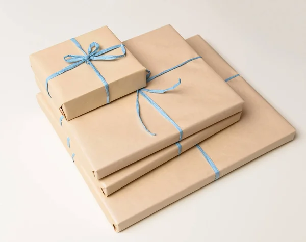 Wrapped gift boxes ready to be distributed as gifts — Stock Photo, Image