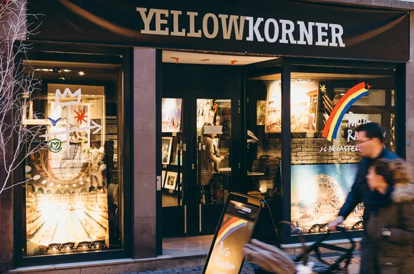 Gula Korner fotografiska butik i Frankrike, Strasbourg — Stockfoto