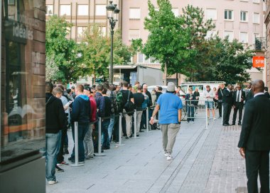 Apple Store bekleyen line yeni telefon bilgisayar 