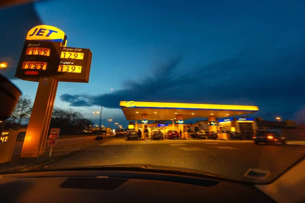 POV point of view of driver arriving at Jet Tankstellen fuel sta — Stock Photo, Image